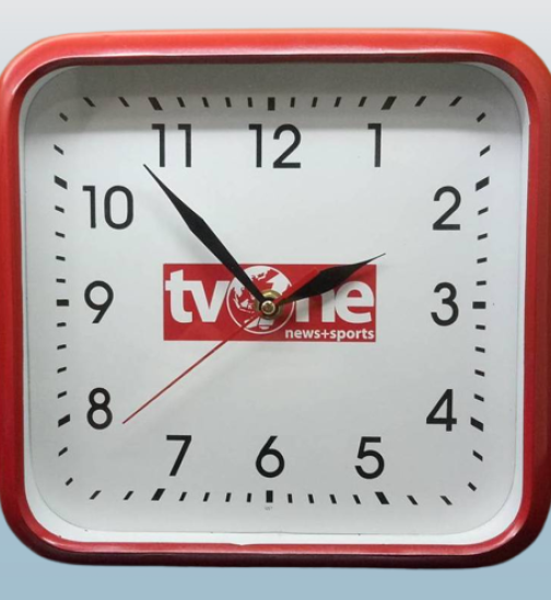 Jam dinding Kotak TV One